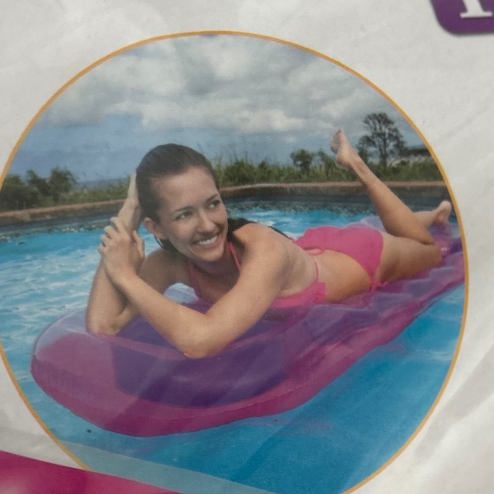 NEW pool float - Picture 5 of 5